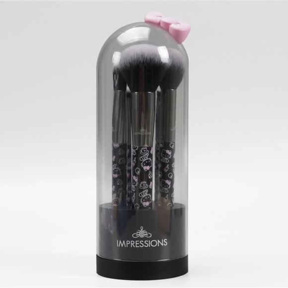 BNIB hello Kitty makeup set 💄 - Picture 1 of 8